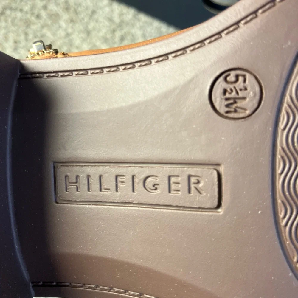 Tommy Hilfiger Ivaide Ankle Boots Tan Gold Buckle Side Zip 5.5 M NIB Orig $129 - Picture 13 of 14